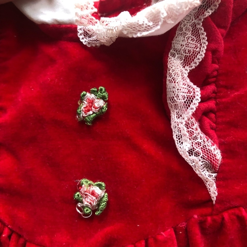Vintage Red Velvet Baby Dress with Lace Collar - Picture 3 of 8